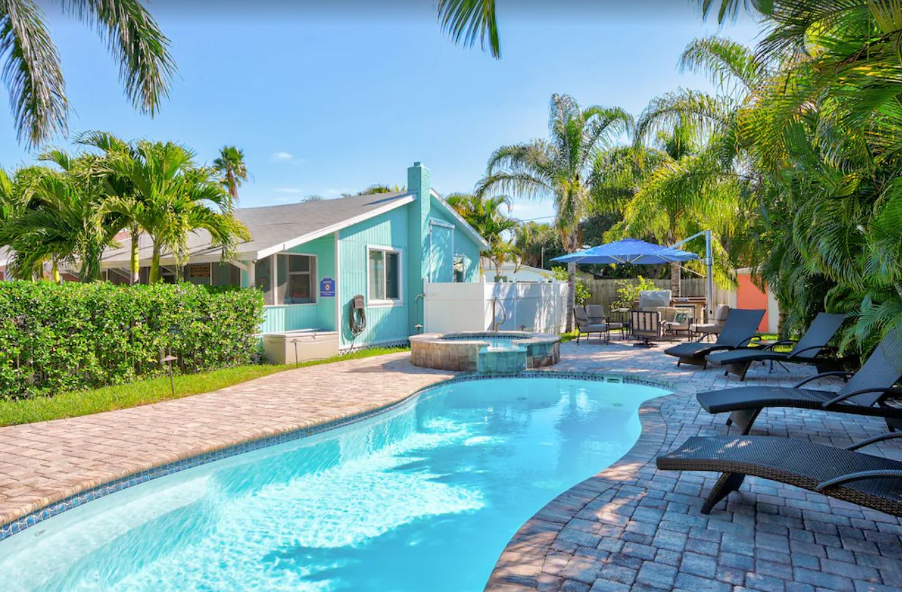 Private Cute Madeira Beach Cottage