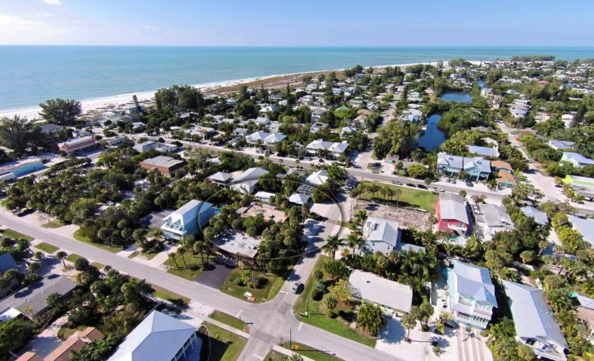 Pet-Friendly Anna Maria Island Northshore Beach Villa – 2 Min Walk to the Beach!