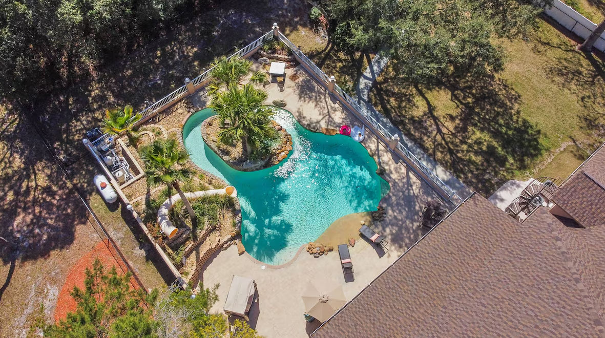 Spring Hill Pool Paradise POOL + LAZY RIVER Spring Hill Pool Paradise POOL + LAZY RIVER