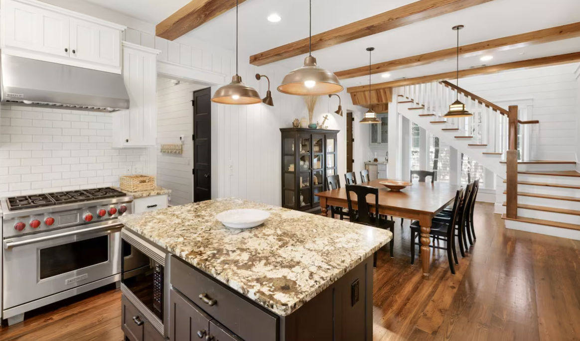 WaterColor 30A Vacation Rental Sleeps 14 — 5BR Home with Carriage House & Beach Club Access WaterColor 30A Vacation Rental Sleeps 14 — 5BR Home with Carriage House & Beach Club Access