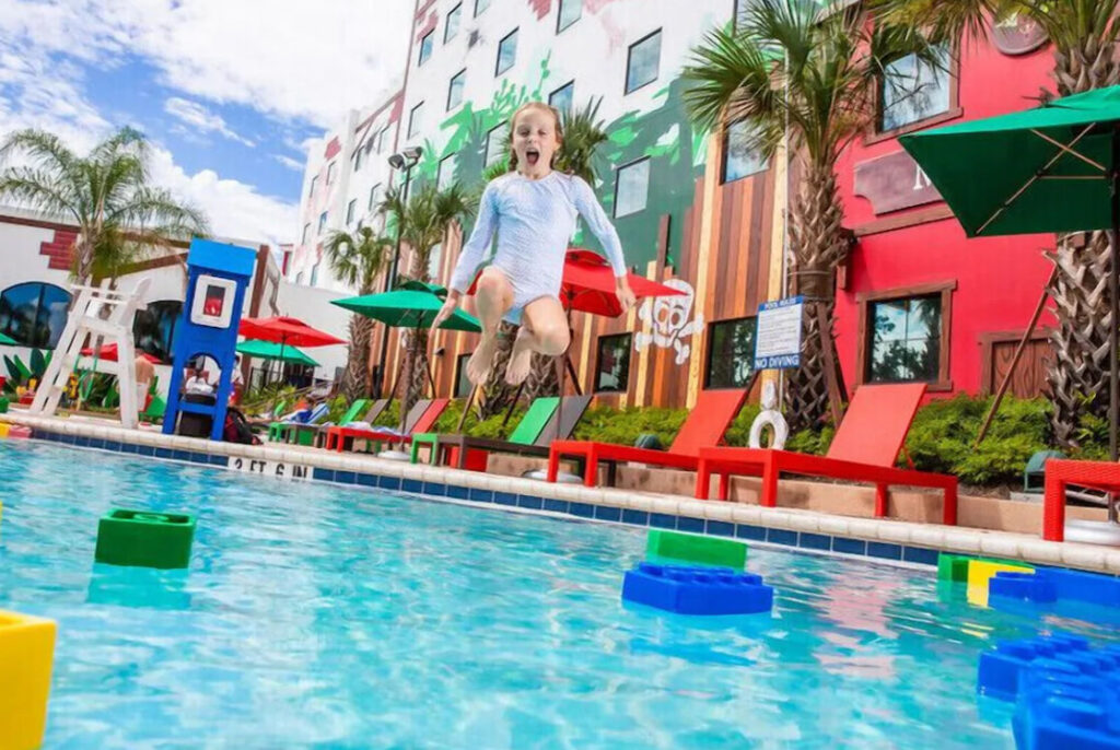 Hotels Near LEGOLAND Florida (2026): On-Site LEGO Hotels & Value Picks