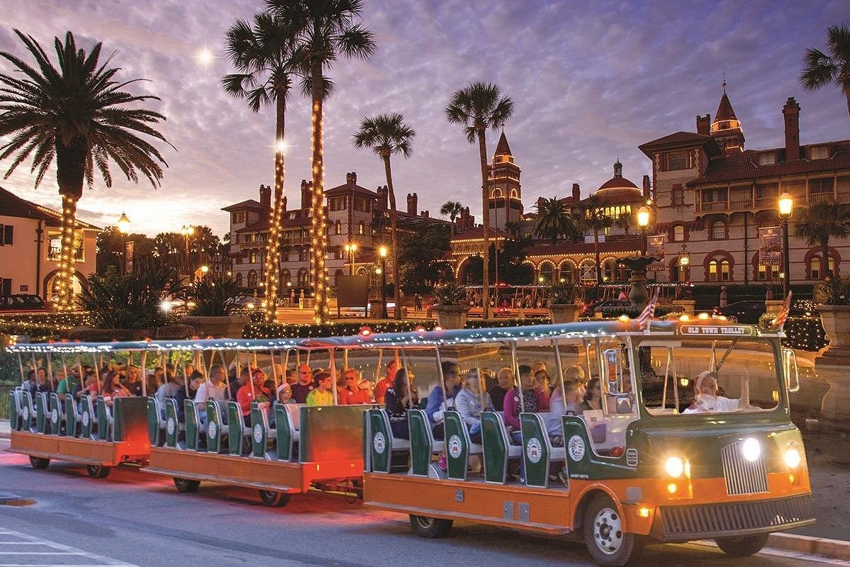 Old Town Trolley Nights of Lights Tour St. Augustine: Reviews, Prices & What to Expect